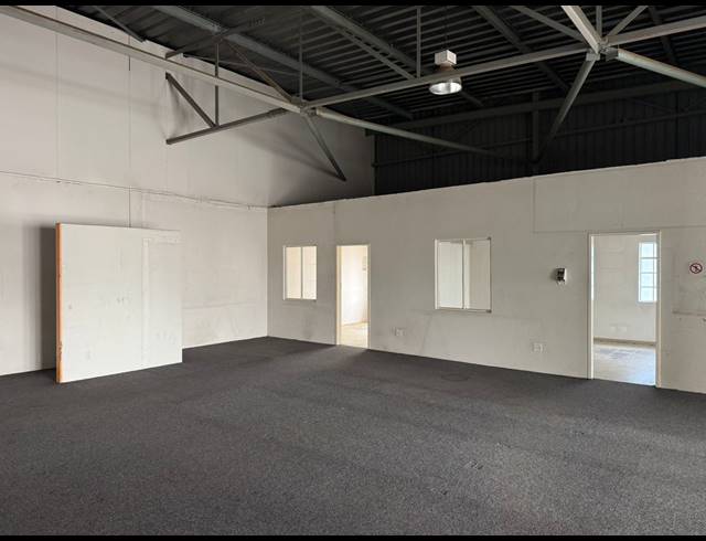 548M² WAREHOUSE TO LET IN LANSERIA